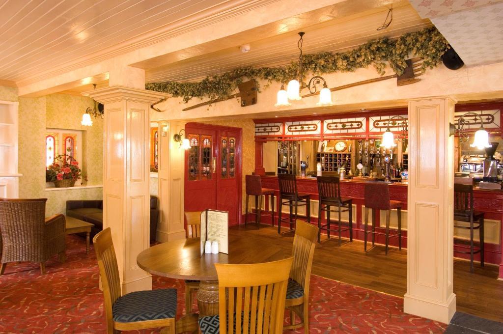 The Roebuck Inn - Relaxinnz Harrietsham Exterior foto